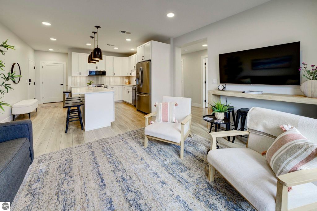 Image 12 of property listing at 708 Randolph Street # 206, Traverse City, MI 49684