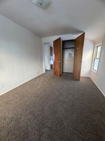 1315 W Myrtle Avenue, Flint, MI 48504