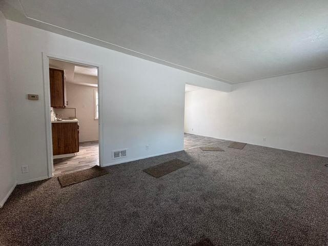 1315 W Myrtle Avenue, Flint, MI 48504