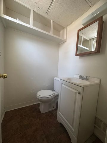 1315 W Myrtle Avenue, Flint, MI 48504