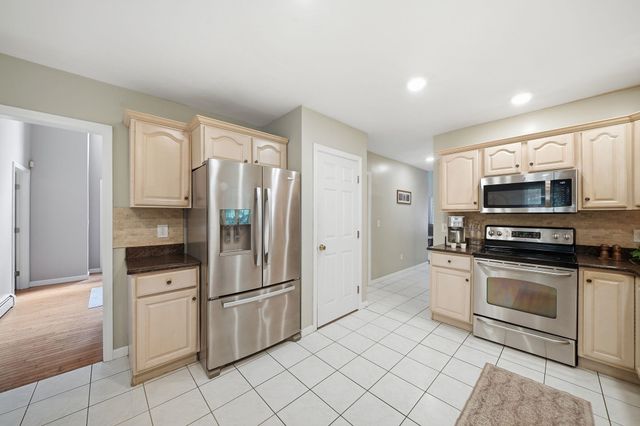 4 Longmeadow Road, Windham, NH 03087