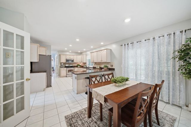 4 Longmeadow Road, Windham, NH 03087