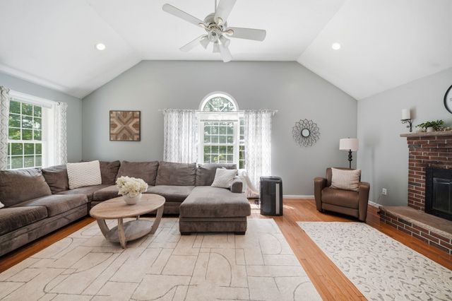4 Longmeadow Road, Windham, NH 03087