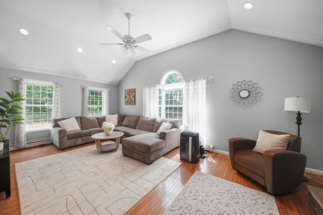 4 Longmeadow Road, Windham, NH 03087