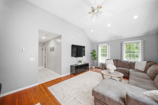 4 Longmeadow Road, Windham, NH 03087