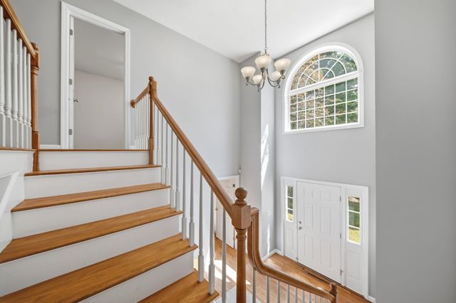 4 Longmeadow Road, Windham, NH 03087