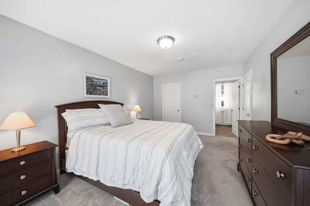 4 Longmeadow Road, Windham, NH 03087