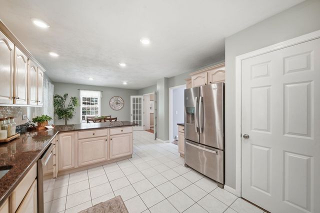 4 Longmeadow Road, Windham, NH 03087