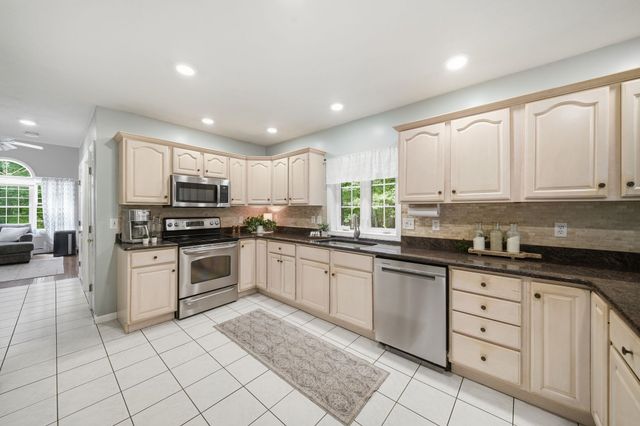 4 Longmeadow Road, Windham, NH 03087
