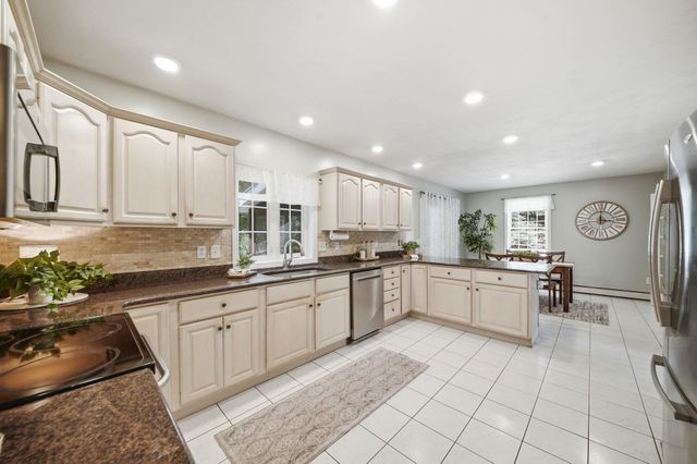 4 Longmeadow Road, Windham, NH 03087