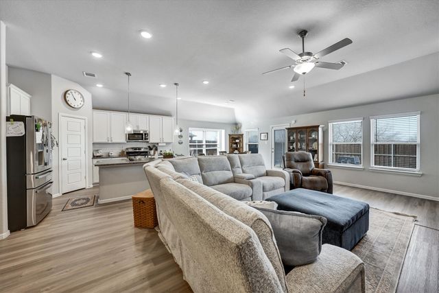 8913 Lantana Meadow Drive, Fort Worth, TX 76131