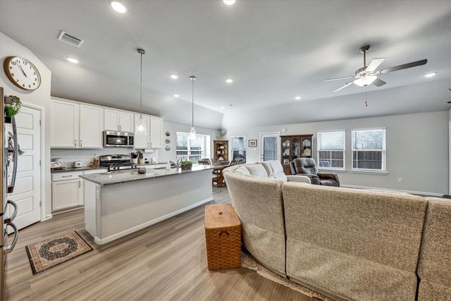 8913 Lantana Meadow Drive, Fort Worth, TX 76131