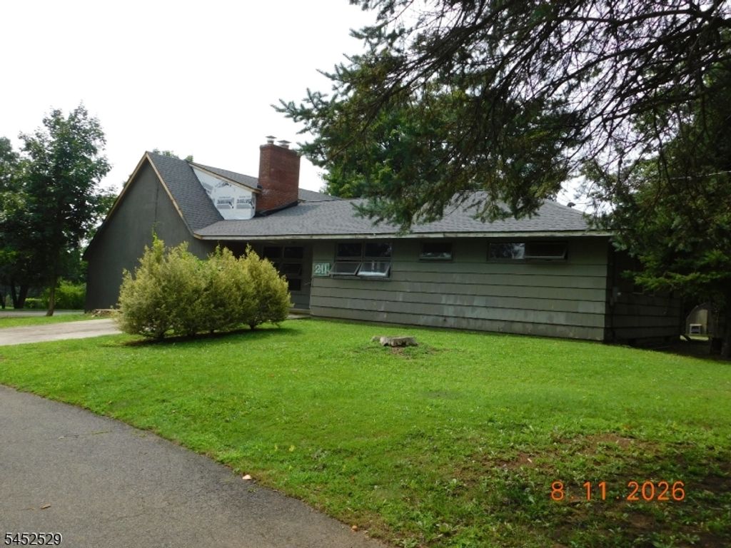 211 Pickle Rd, Washington Twp., NJ 07830 — photo 2