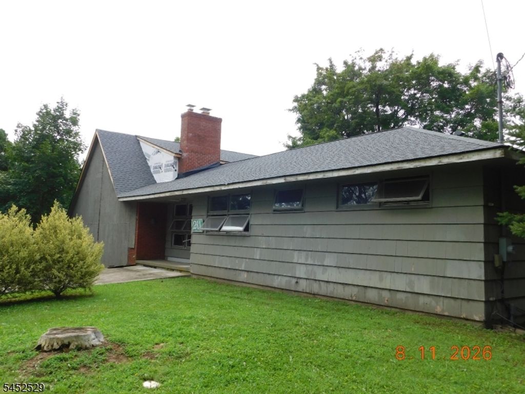 211 Pickle Rd, Washington Twp., NJ 07830 — photo 4