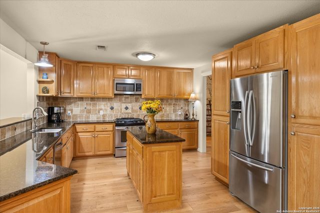 127 Camp Alzafar, Boerne, TX 78006