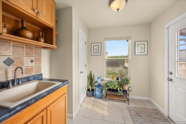 127 Camp Alzafar, Boerne, TX 78006