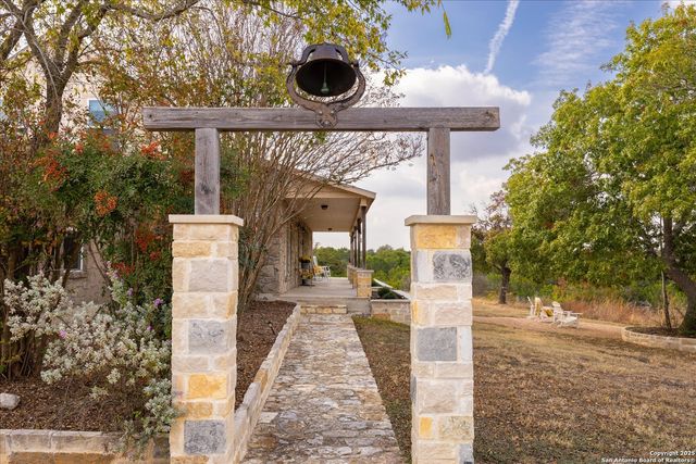 127 Camp Alzafar, Boerne, TX 78006