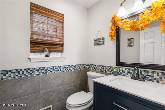 6 Mayfair Court, Jackson, NJ 08527