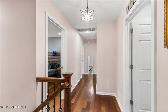 6 Mayfair Court, Jackson, NJ 08527