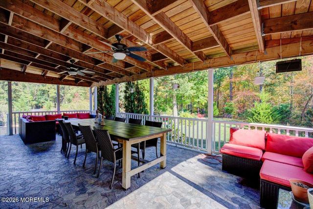 6 Mayfair Court, Jackson, NJ 08527