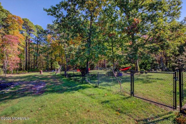 6 Mayfair Court, Jackson, NJ 08527