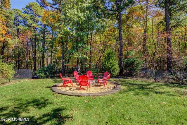 6 Mayfair Court, Jackson, NJ 08527