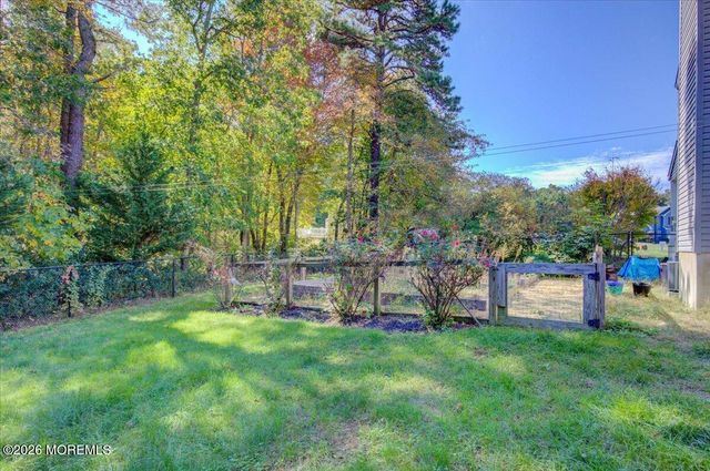 6 Mayfair Court, Jackson, NJ 08527