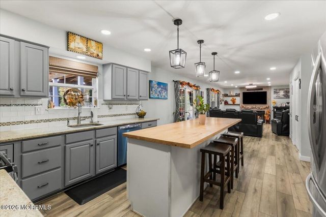 6 Mayfair Court, Jackson, NJ 08527