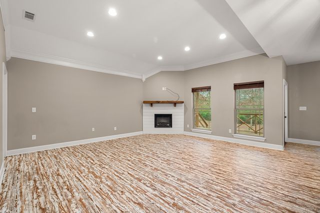 118 Munn Rd., Sumrall, MS 39482