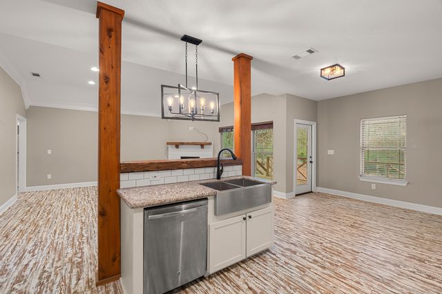 118 Munn Rd., Sumrall, MS 39482