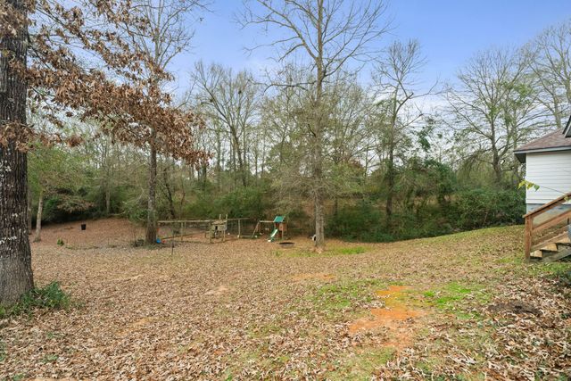 118 Munn Rd., Sumrall, MS 39482