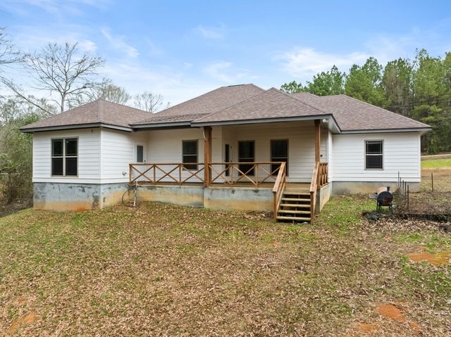 118 Munn Rd., Sumrall, MS 39482