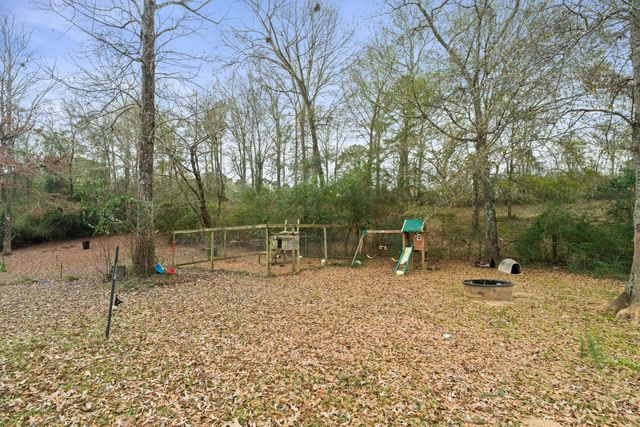 118 Munn Rd., Sumrall, MS 39482