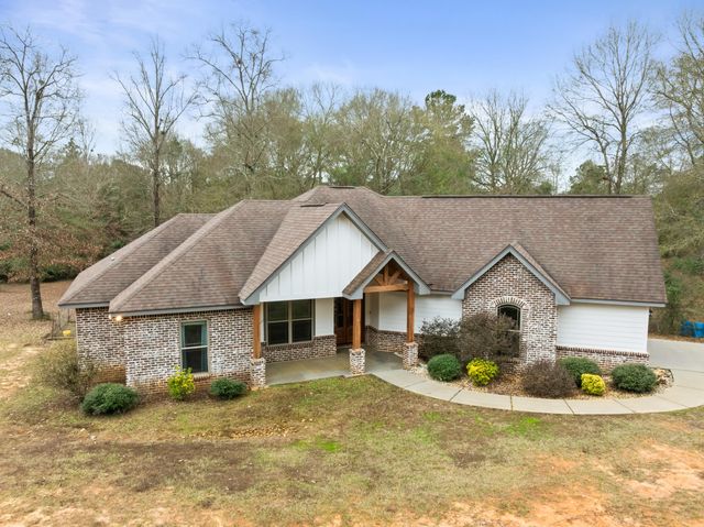 118 Munn Rd., Sumrall, MS 39482