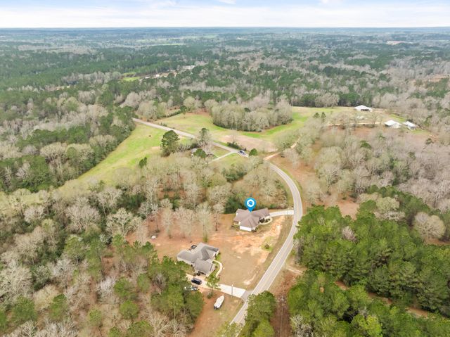 118 Munn Rd., Sumrall, MS 39482