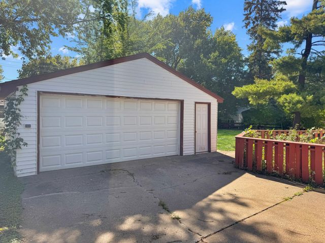 1750 Lark Avenue, Maplewood, MN 55109