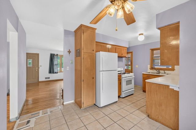 1750 Lark Avenue, Maplewood, MN 55109