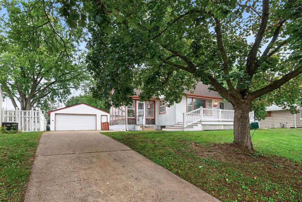 1750 Lark Avenue, Maplewood, MN 55109 — photo 2