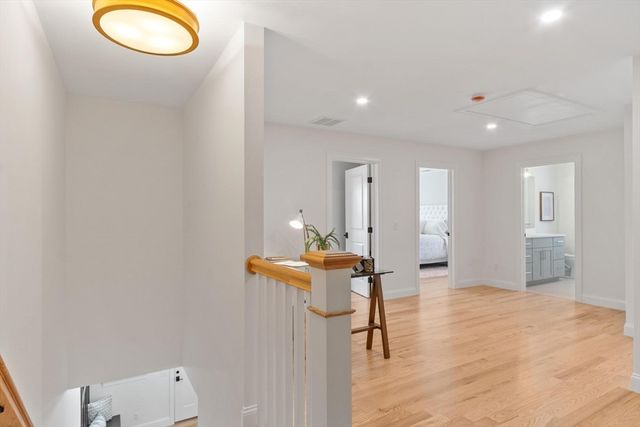 81 Oliver Pond Circle 8, Franklin, MA 02038