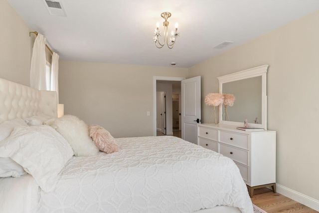 81 Oliver Pond Circle 8, Franklin, MA 02038