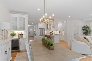 81 Oliver Pond Circle 8, Franklin, MA 02038