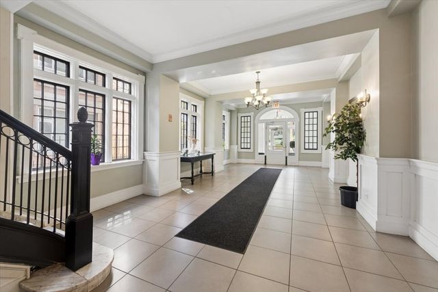 4144 N Sheridan Road 109, Chicago, IL 60613