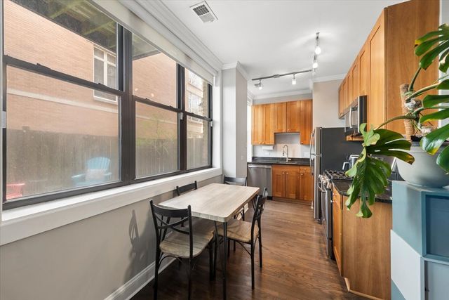 4144 N Sheridan Road 109, Chicago, IL 60613