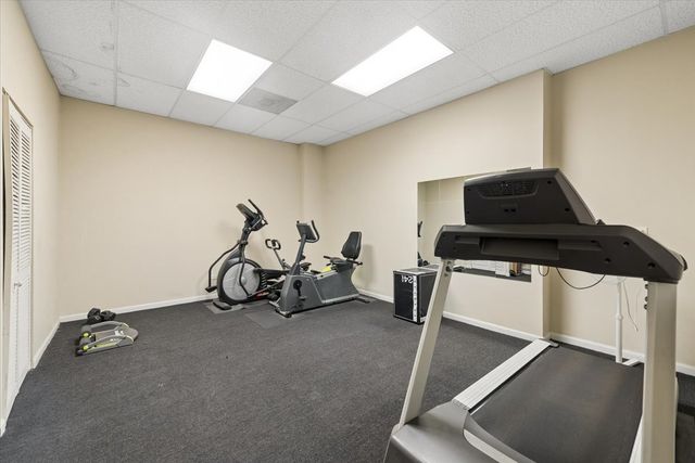 4144 N Sheridan Road 109, Chicago, IL 60613
