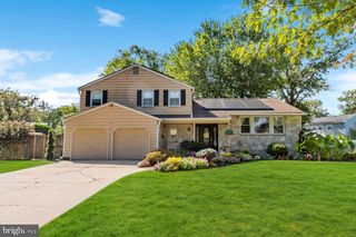 18 SANDRINGHAM TER, Cherry Hill, NJ 08003