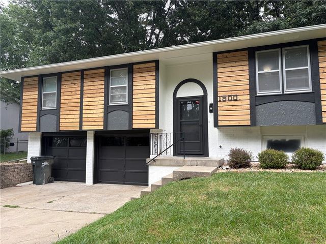 1500 NW 50th Street, Blue Springs, MO 64015
