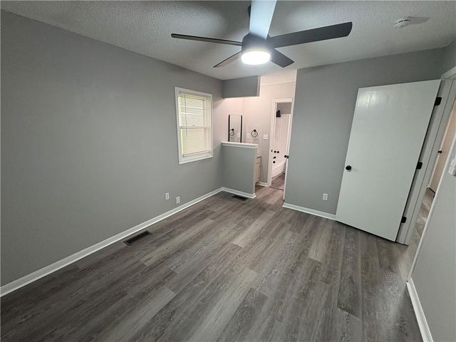 1500 NW 50th Street, Blue Springs, MO 64015
