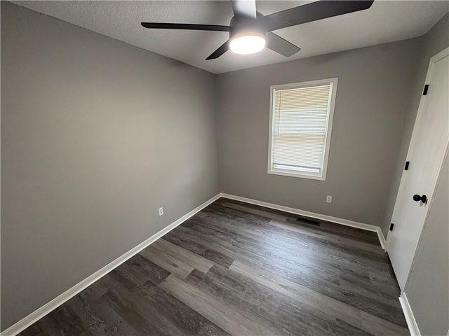 1500 NW 50th Street, Blue Springs, MO 64015