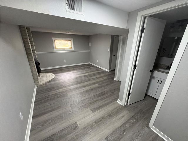 1500 NW 50th Street, Blue Springs, MO 64015