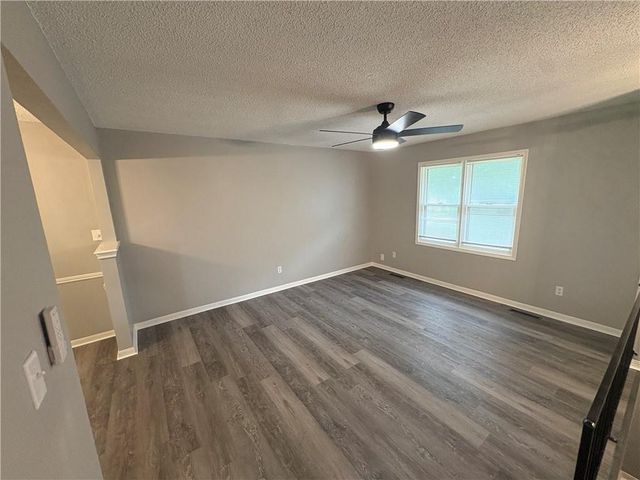 1500 NW 50th Street, Blue Springs, MO 64015